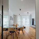 Апартаменти One Comfort Parking *