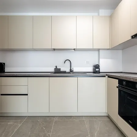 One Comfort Parking * Bukarest