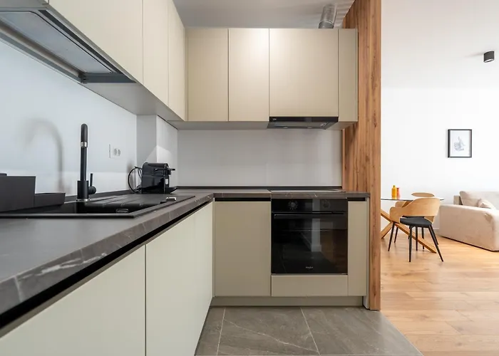 One Comfort Parking * בוקרשט